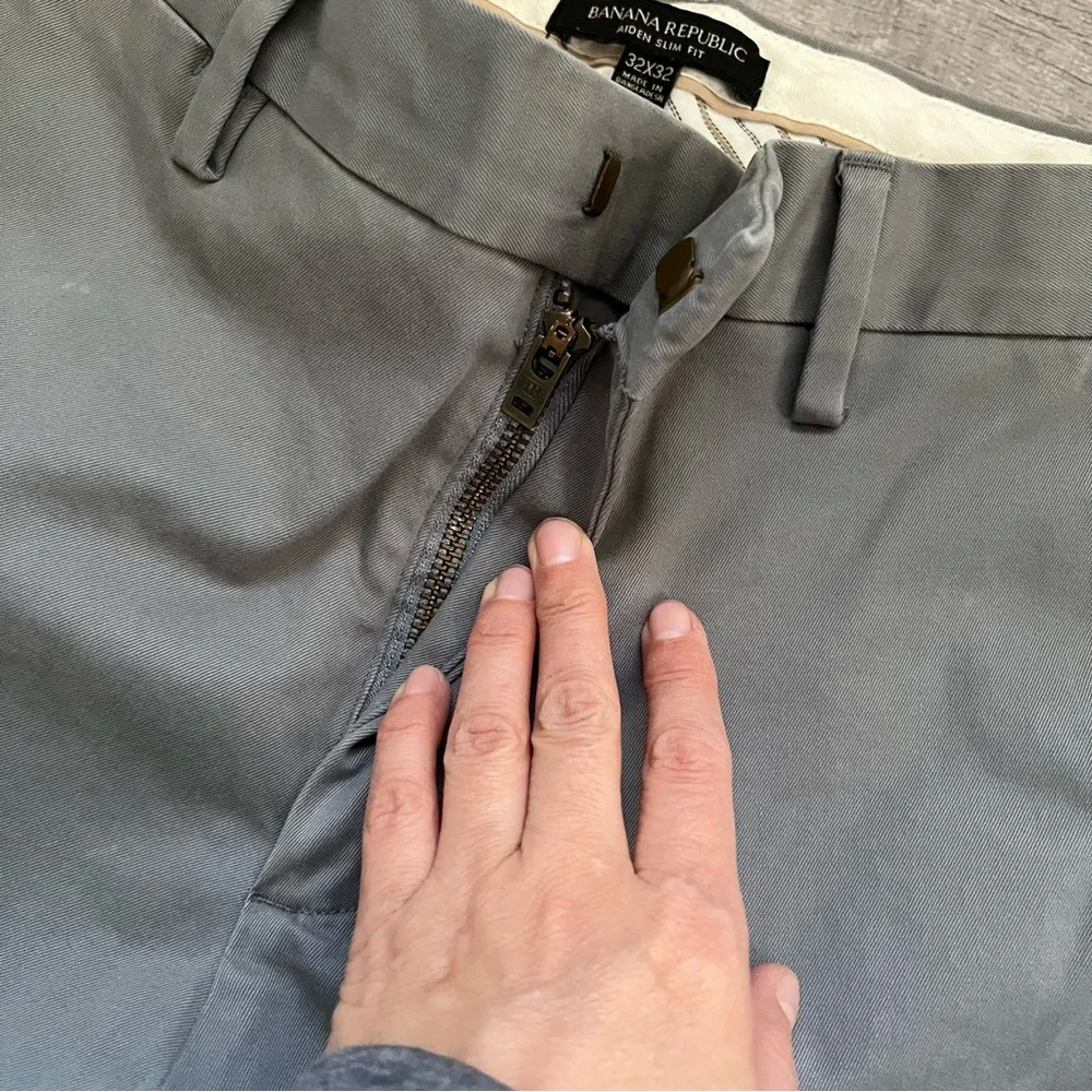 Banana Republic Aiden Slim Chino in Gray